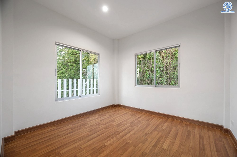 บ้านมือสอง โครงการ วิสต้าอเวนิว เพชรเกษม81 หลังมุม จาก SC Asset เนื้อที่กว้าง 31.7 ตร.ว. ฟังก์ชัน 3 ห้องนอน 2 ห้องน้ำ 1 ที่จอดรถ ราคาถูก และคุ้มค่าที่สุดในโครงการ! บนทำเลศักยภาพ เข้า-ออกหลายเส้นทาง อาทิ ถนนเพชรเกษม ถนนพุทธมณฑลสาย3 ใกล้รถไฟฟ้าสายสีน้ำเงิน(ส่วนต่อขยาย)